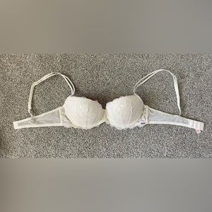“Date Push Up” bra